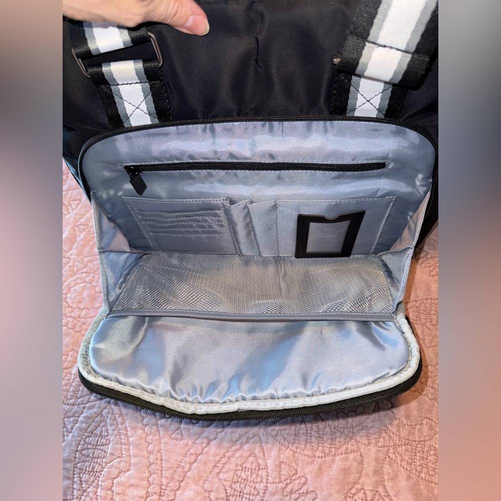 Elegant Black Quilted Laptop Bag with Pink Accents - Picture 6 of 16